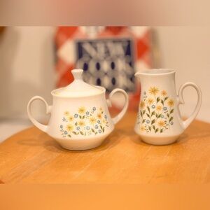 Vintage Jardin Creamer and lidded Sugar set. MARGUERITE Yellow Floral